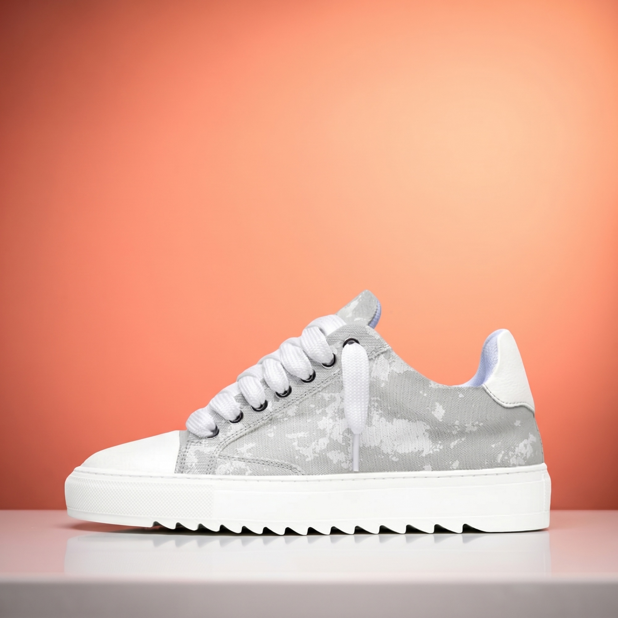 Numeris Atelier Lunar — Grey/White