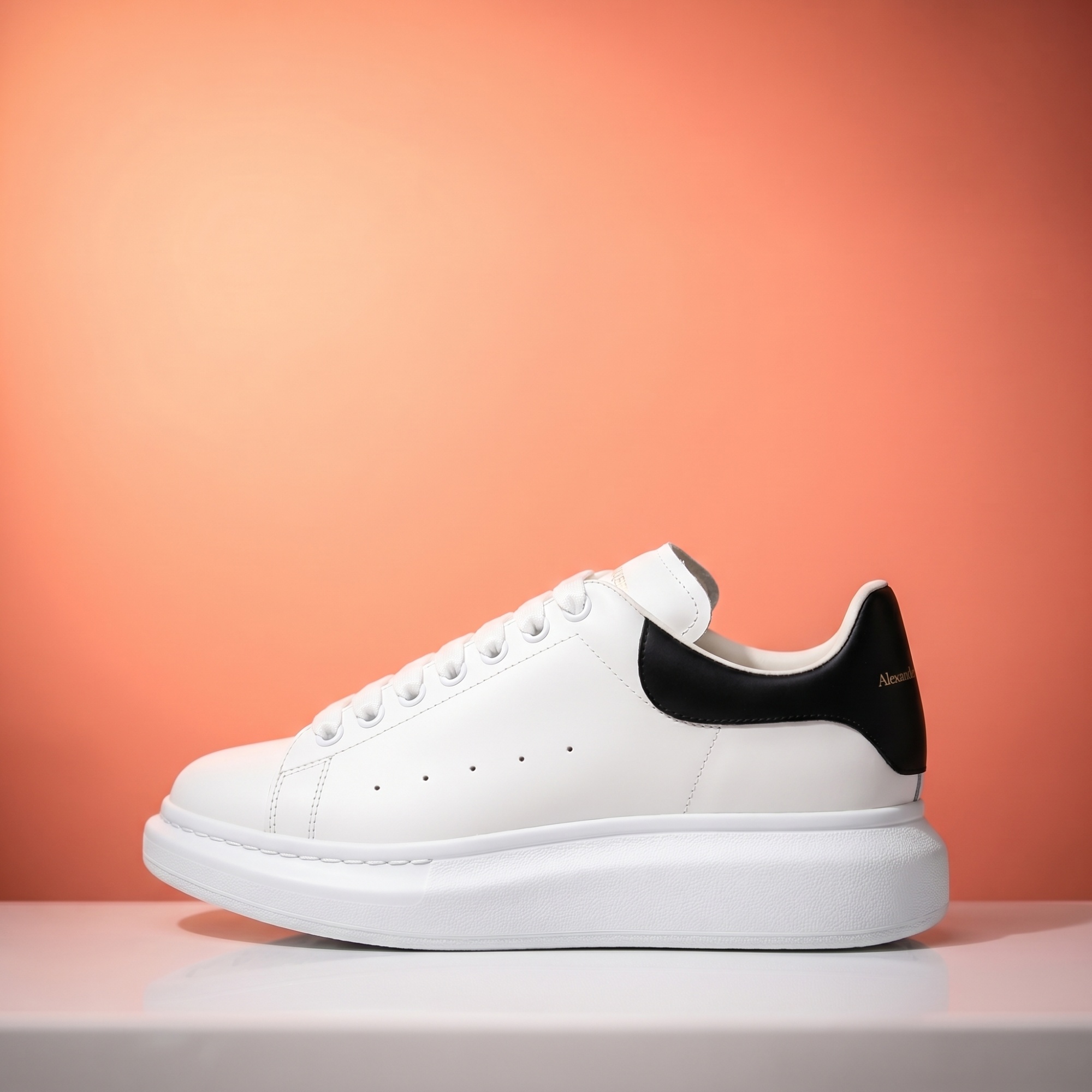 Alexander McQueen Sneaker — White / Black